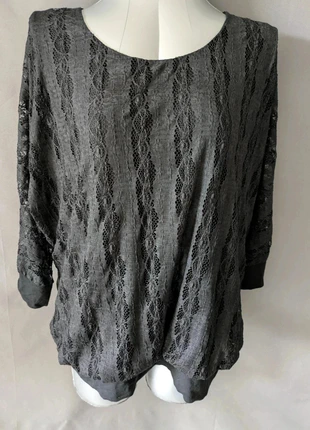 Tunique noire en dentelle Armand Thiery, doublée, manches transparentes, très bon état, marque: Armand Thiery, état: Très bon état, taille: L / 40 / 12, 10,00 €, 11,20 € Protection acheteurs incluse