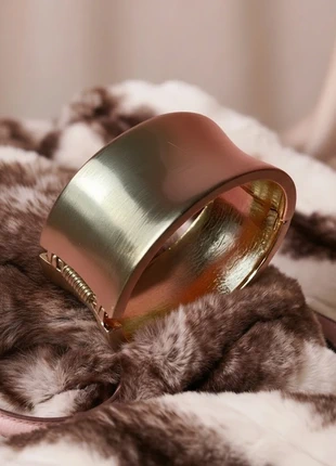 Bracelet Manchette Doré Mat – Minimal Chic Street style, brand: CHIC, condition: Very good, €9.99, €11.19 includes Buyer Protection