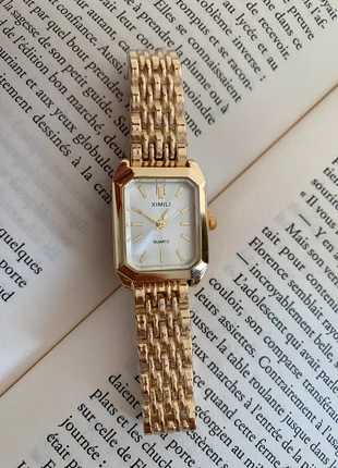 Montre à quartz pour femme blanche et dorée, merk: Quartz, staat: Nieuw met prijskaartje, maat: Universele maat, € 7,00, € 8,05 inclusief Kopersbescherming