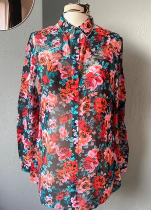 Bloesje Guess nieuw, merk: GUESS, staat: Nieuw zonder prijskaartje, maat: L / 40 / 12, € 29,00, € 31,15 inclusief Kopersbescherming