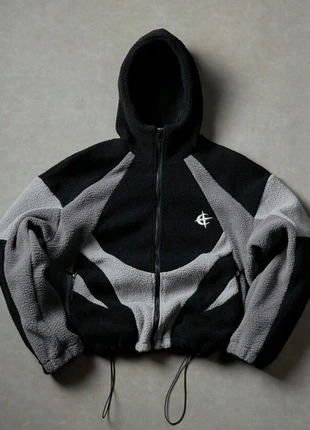 Polaire à capuche zippée, merk: y2k, staat: Nieuw zonder prijskaartje, maat: L, € 75,00, € 79,45 inclusief Kopersbescherming