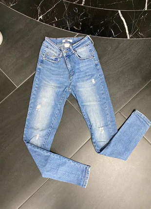 Jeans skinny donna vita alta S, brand: LOW design, condizioni: Ottime, taglia: S / IT 40 / EU 36, €8.00, €9.10 include la Protezione acquisti