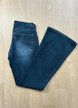 Jean Levi’s femme – bleu denim foncé – coupe évasée bootcut – taille FR 38 (W29 L32), zustand: Sehr gut, größe: M / 38 / 10, 31,50 €, 33,78 € beinhaltet Vinted-Käuferschutz Pro