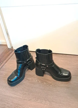 Zwarte bikerboots met blokhak, marque: Even&Odd, état: Très bon état, taille: 38, 10,00 €, 11,20 € Protection acheteurs incluse