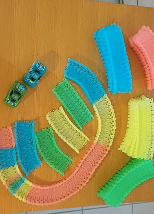 Circuit voiture lumineux, marque: Lumineux, état: Bon état, taille: 3 ans / 98 cm, 10,00 €, 11,20 € Protection acheteurs incluse