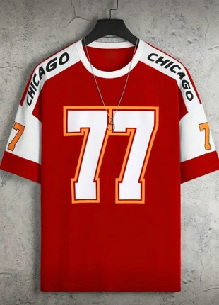 Sweat à col rond avec motifs blocs et numéro, merk: Vintage Dressing, staat: Nieuw zonder prijskaartje, maat: L, € 10,00, € 11,20 inclusief Kopersbescherming