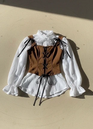 Blouse corset blanche et brune – vintage, élégante, médiévale, tendance, brand: Atelier Lysandra, condition: Very good, size: M / 38 / 10, €42.90, €45.75 includes Buyer Protection