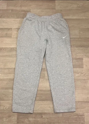 Jogging large gris Nike, brand: Nike, condition: Very good, size: L, €44.99, €47.94 includes Buyer Protection