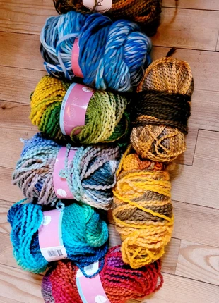 Laine 8 pelotes, marque: LAINE, état: Neuf sans étiquette, 10,00 €, 11,20 € Protection acheteurs incluse