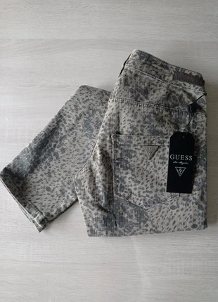Magnifique jean's pantalon imprimé fantaisie animal T.34 Neuf avec étiquette Guess, marke: GUESS, zustand: Neu, mit Etikett, größe: XS / 34 / 6, 39,90 €, 42,60 € beinhaltet Vinted-Käuferschutz Pro