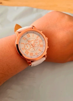 Montre femme blanche et rosé neuf, brand: Geneva, condition: New without tags, size: One size, €13.00, €14.35 includes Buyer Protection Pro