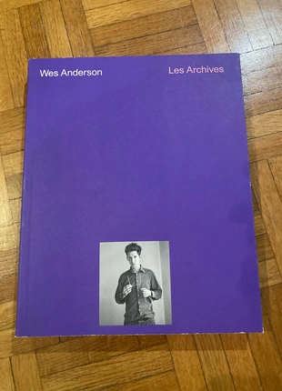Wes Anderson Les Archives Catalogue Cinematheque Française, état: Très bon état, 28,00 €, 30,10 € Protection acheteurs incluse