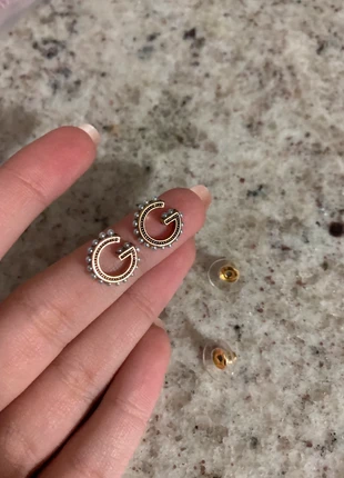 Orecchini “G” con perle in acciaio inox, brand: INOX, condizioni: Nuovo senza cartellino, €8.00, €9.10 include la Protezione acquisti