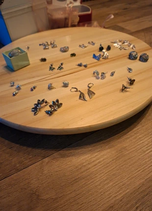 Verschillende oorbellen en 2 ringen, merk: NO LABEL, staat: Heel goed, € 6,50, € 7,53 inclusief Kopersbescherming