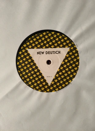 Various - New Deutsch disc 2 only, estado: Muito bom, €15.00, €16.45 inclui Proteção do Comprador