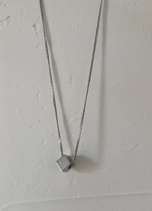 Collier COS argenté, marque: COS, état: Bon état, 5,00 €, 5,95 € Protection acheteurs incluse