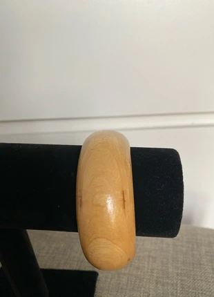 Bracelet jonc en bois vintage, marque: Vintage Dressing, état: Très bon état, 8,00 €, 9,10 € Protection acheteurs incluse