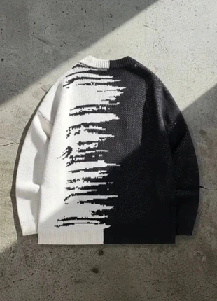 Pull Oversize Bicolore Noir Blanc – Streetwear / Graphic / Unisexe / Trendy, merk: Maison Solène Rosefield, staat: Heel goed, maat: M, € 49,90, € 53,10 inclusief Kopersbescherming