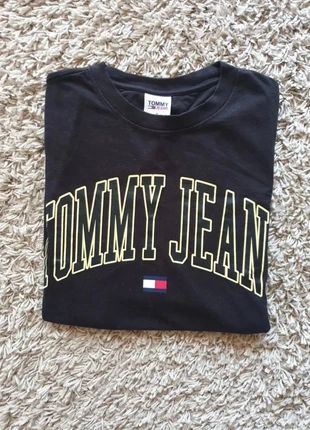 Tshirt manches courtes, taille M Tommy Jeans noir coton, marque: Tommy Jeans, état: Bon état, taille: M, 15,00 €, 16,45 € Protection acheteurs incluse