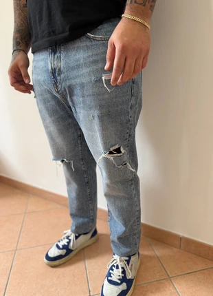 👖jeans pull&bear con strappi nuovi taglia 50 ita, marca: Pull & Bear, estado: Novo sem etiquetas, tamanho: PT 50 | W40, €25.00, €26.95 inclui Proteção do Comprador