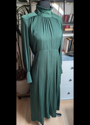 Zara green long dress, marque: Zara, état: Très bon état, taille: S / 36 / 8, 9,00 €, 10,15 € Protection acheteurs incluse