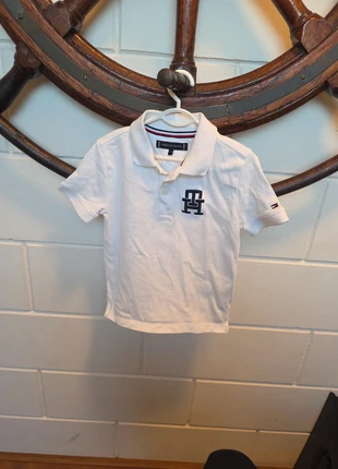 Tommy Hilfiger polo – maat 104., merk: Tommy Hilfiger, staat: Heel goed, maat: 4 jaar / 104 cm, € 4,50, € 5,43 inclusief Kopersbescherming