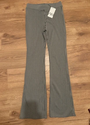 fashion pants baggy on end flare, merk: Zara, staat: Heel goed, maat: L / 40 / 12, € 12,95, € 14,30 inclusief Kopersbescherming