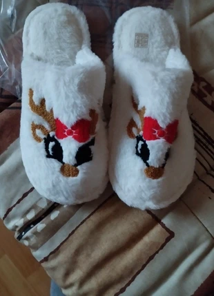 Pantoufles/mules façon Noël neuves pointure : 40/41, état: Neuf sans étiquette, taille: 41, 4,00 €, 4,90 € Protection acheteurs incluse