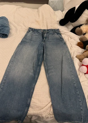 Blauwe jeans, merk: Bershka, staat: Heel goed, maat: M / 38 / 10, € 8,00, € 9,10 inclusief Kopersbescherming