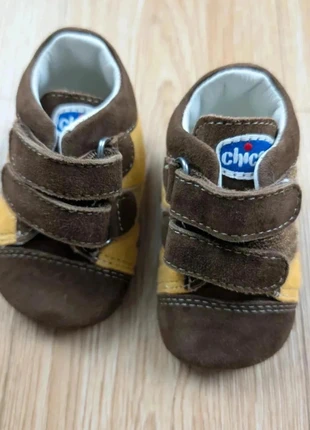 Petites chaussures bébé Chicco à scratch – Taille S – Neuves sans étiquette, marca: Chicco, estado: Novo sem etiquetas, tamanho: 16, €3.00, €3.85 inclui Proteção do Comprador Pro