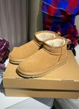 Buty Ugg mini rozmiar 39, marke: UGG, zustand: Sehr gut, größe: 39, 55,00 €, 58,45 € inklusive Vinted-Käuferschutz