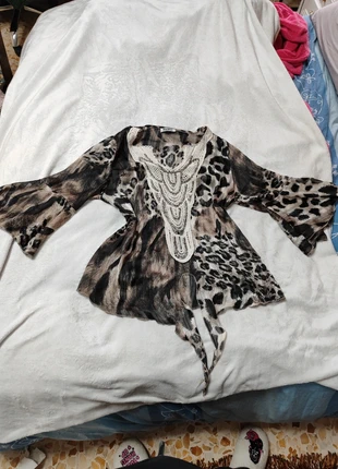 maglia/camicia con ricami pizzo e brillantini svasata y2k animalier vintage anni 2000, merk: Vintage Love, staat: Heel goed, maat: M / 38 / 10, € 6,00, € 7,00 inclusief Kopersbescherming
