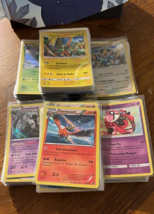 Lot de 170 Holo FR, marke: Pokémon, zustand: Sehr gut, 60,00 €, 63,70 € inklusive Vinted-Käuferschutz