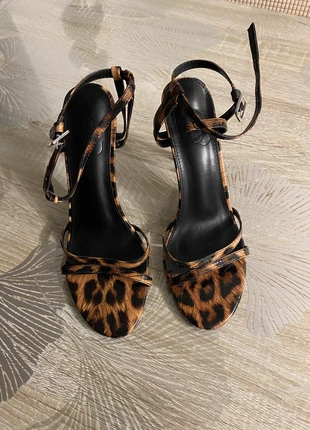 Chaussures à talons, marca: Shein, estado: Novo sem etiquetas, tamanho: 38, €10.00, €11.20 inclui Proteção do Comprador