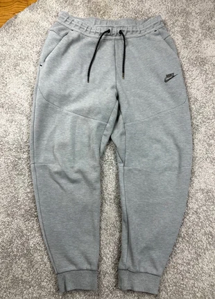 Survêtement / pentalon de jogging nike tech gris style streatwear - M, brand: Nike, condition: Very good, size: S, €45.00, €47.95 includes Buyer Protection