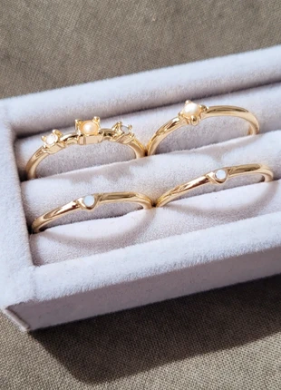 Lot de 4 bagues fines dorées minimalistes pierre, merk: Vintage Dressing, staat: Nieuw zonder prijskaartje, maat: 54.3 mm / 17.3 mm Ø, € 5,00, € 5,95 inclusief Kopersbescherming