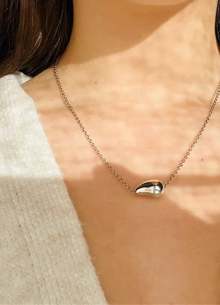 Collana minimalista argento con ciondolo a goccia-Vintage Style, brand: INOX, condizioni: Nuovo senza cartellino, €8.00, €9.10 include la Protezione acquisti