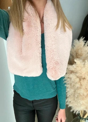 Grosse écharpe rose neuve sans étiquette fausse fourrure camaïeu, marke: Camaïeu, zustand: Sehr gut, 5,00 €, 5,95 € inklusive Vinted-Käuferschutz