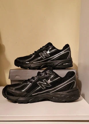 New Balance 740 Black Black Hombre Talla 44 – Running / Sneakers / Zapatillas Nuevas con Caja, marque: New Balance, état: Neuf avec étiquette, taille: 44, 72,00 €, 76,30 € Protection acheteurs incluse