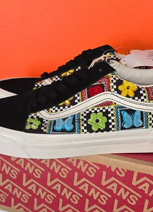 Superbes Vans édition limitée 2025 fleurs papillons brodés modèle très rare 37, brand: Vans, condition: New with tags, size: 37, €65.00, €68.95 includes Buyer Protection Pro