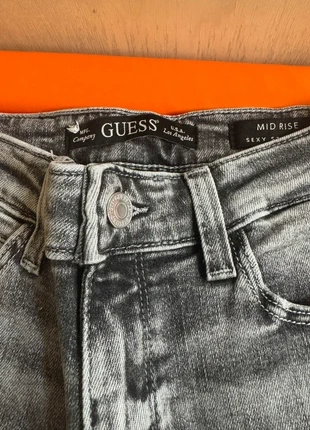 Pantalón vaquero Guess, marque: GUESS, état: Neuf avec étiquette, taille: M / 38 / 10, 30,00 €, 32,20 € Protection acheteurs incluse