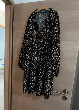 Robe 1 XL, brand: Shein, condition: Very good, size: XXL / 44 / 16, €3.00, €3.85 includes Buyer Protection