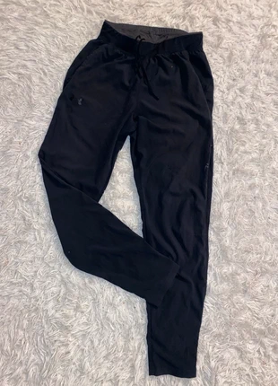Pantalon under armour, marque: Under Armour, état: Bon état, taille: S, 8,50 €, 9,63 € Protection acheteurs incluse