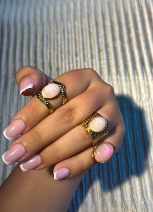 Lot de trois bagues vintage rose en acier inoxydable neuves ajustable, brand: Vintage Dressing, condition: New with tags, size: Adjustable, €9.00, €10.15 includes Buyer Protection