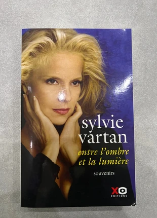 Livre Entre l’ombre et la lumière de Sylvie Vartan, estado: Muito bom, €1.00, €1.75 inclui Proteção do Comprador