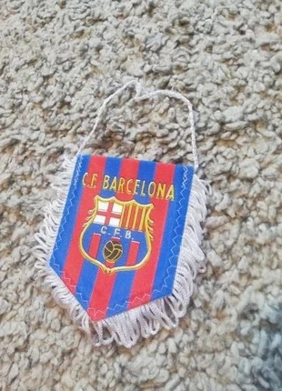 Fanions Real Madrid & FC Barcelone vintage collection football décor supporter, marque: FC Barcelona, état: Très bon état, 12,99 €, 14,34 € Protection acheteurs incluse