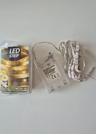 Lot 2x Bandes LED 1M – 30 LED – Lumière Chaude – Neuf, état: Très bon état, 3,00 €, 3,85 € Protection acheteurs incluse