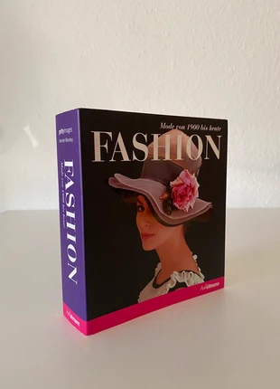 Harriet Worsley Fashion: Mode von 1900 bis heute, staat: Heel goed, € 4,00, € 4,90 inclusief Kopersbescherming