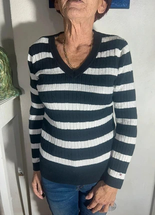 Pull Tommy Hilfiger Bleu marine Blanc- Logo- Col V- taille M- femme, marque: Tommy Hilfiger, état: Très bon état, taille: M / 38 / 10, 16,90 €, 18,45 € Protection acheteurs incluse