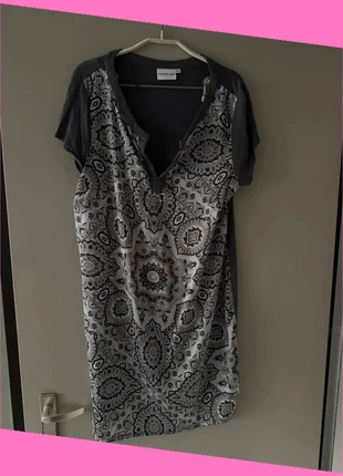 Mooie tuniek / jurk van Trend One maat L, merk: Trend One, staat: Heel goed, maat: L / 40 / 12, € 5,00, € 5,95 inclusief Kopersbescherming